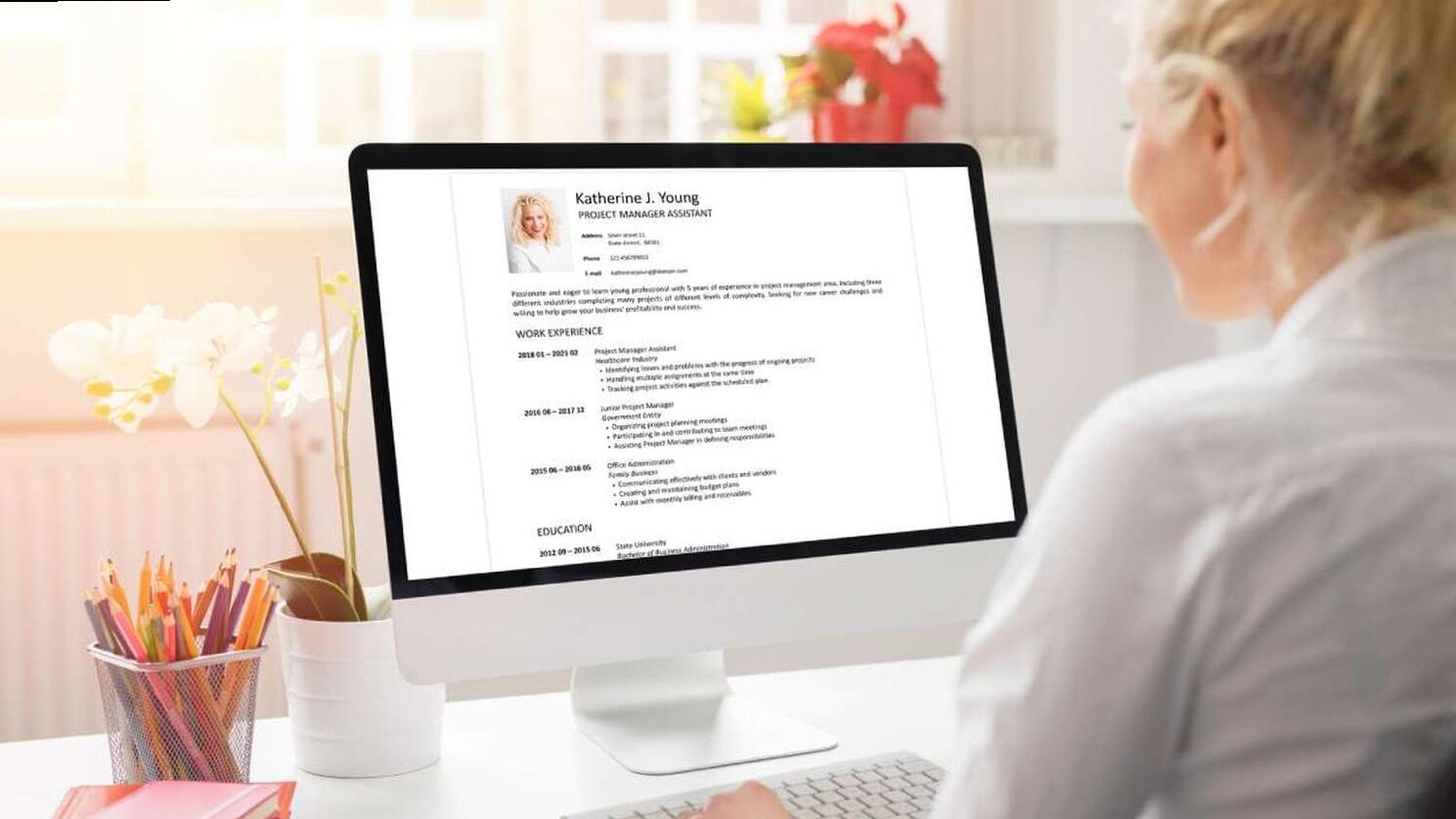 Cómo crear un currículum: aplicaciones y programas